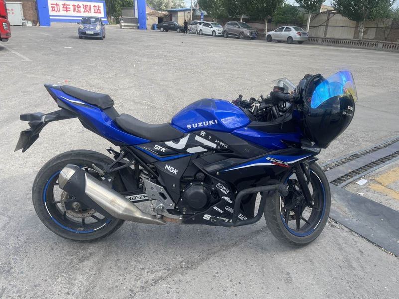 豪爵铃木 GSX250R