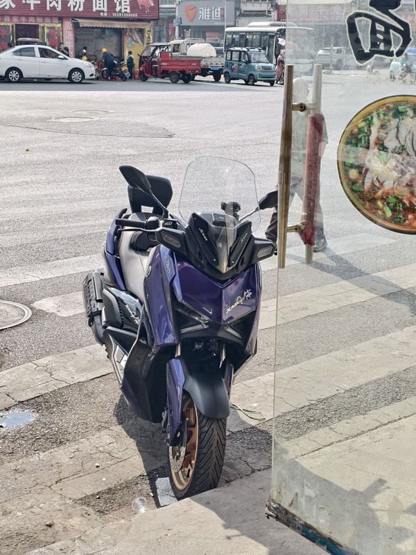 雅马哈 XMAX