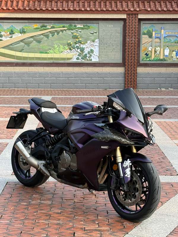 QJMOTOR 赛600