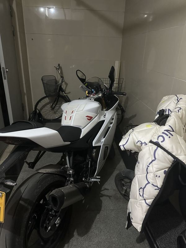 张雪机车 500RR