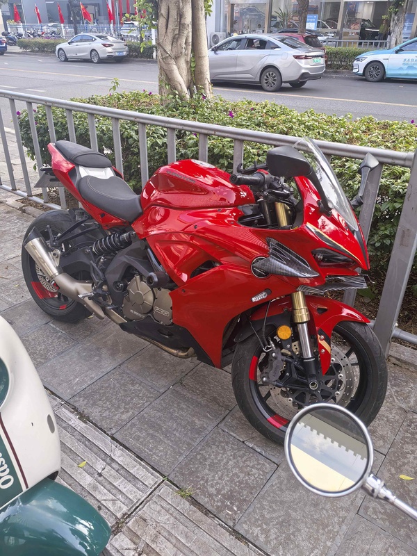 QJMOTOR 赛600