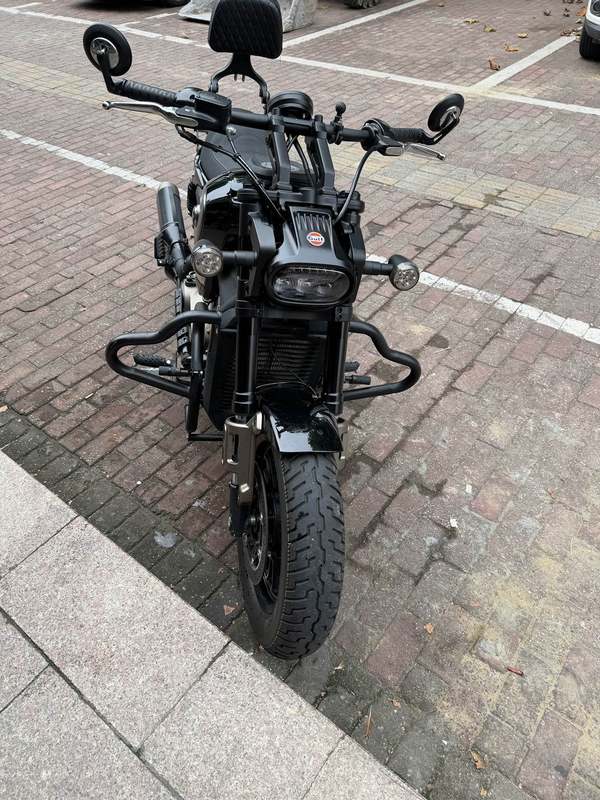 QJMOTOR 闪600