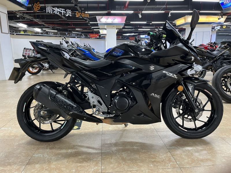 豪爵铃木 GSX250R