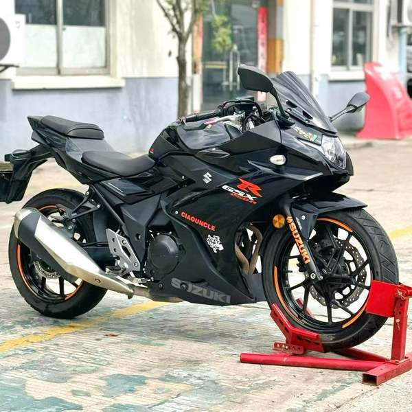 豪爵铃木 GSX250R