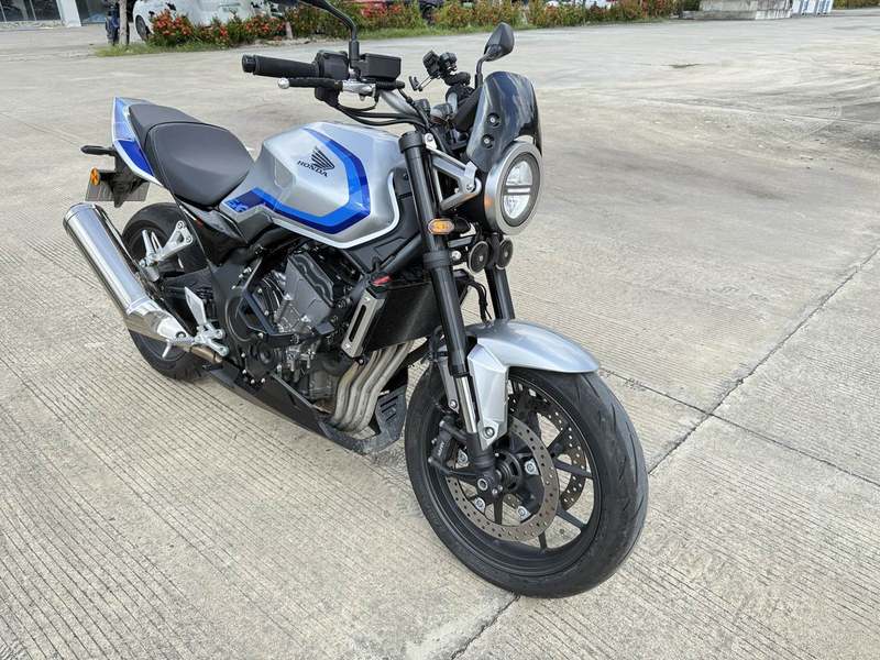 本田 CB500 Super Four