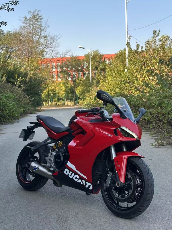 杜卡迪 SuperSport