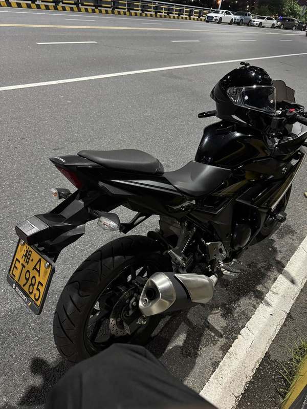 豪爵铃木 GSX250R
