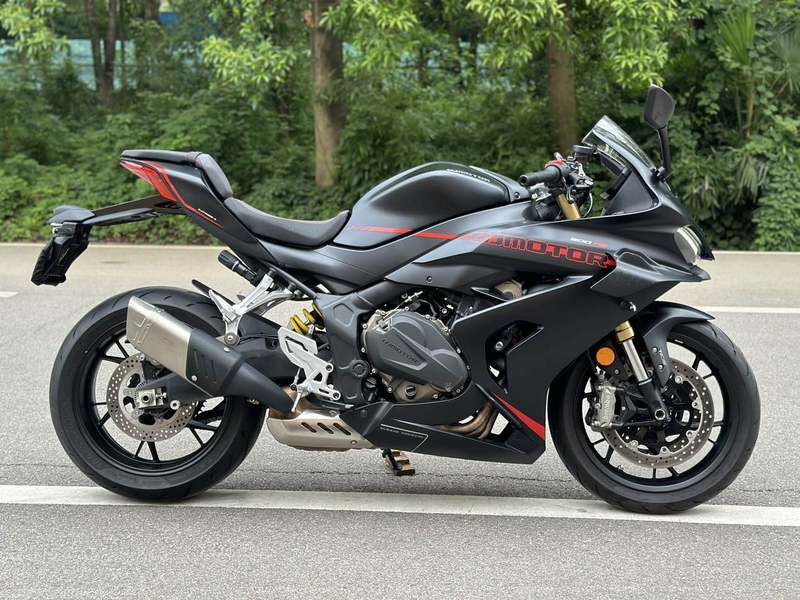 QJMOTOR 赛600