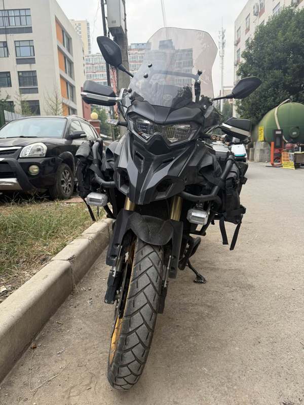贝纳利 TRK552