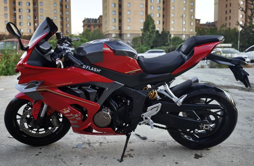 QJMOTOR 赛800