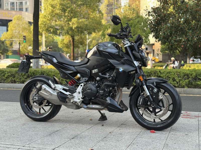 宝马 F 900 R