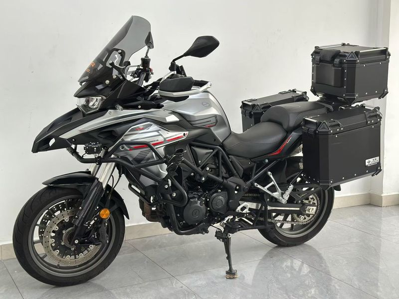 贝纳利 TRK552