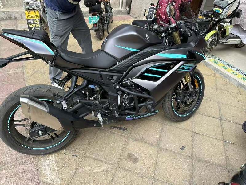 无极 250RR