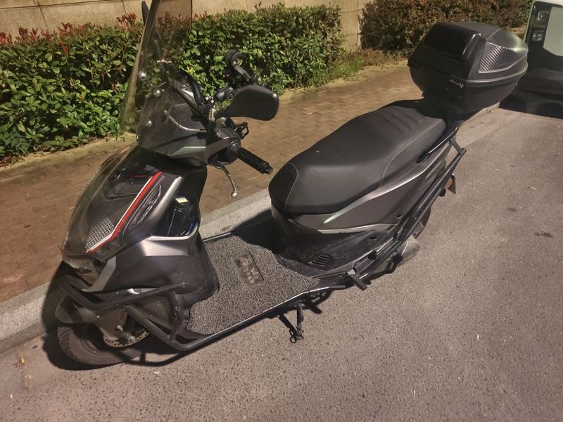 QJMOTOR 鸿150RS