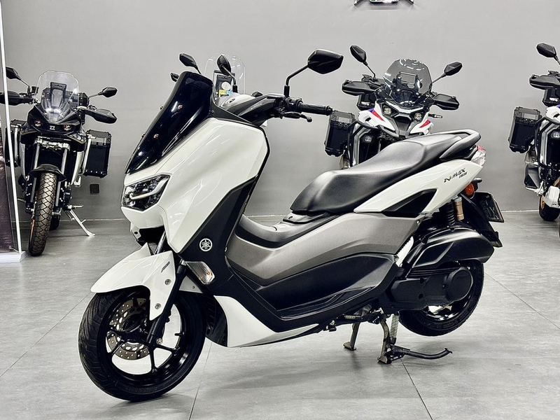 雅马哈 NMAX