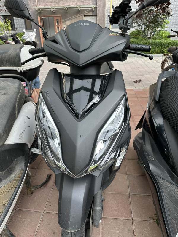 新大洲本田 裂行 RX125Fi