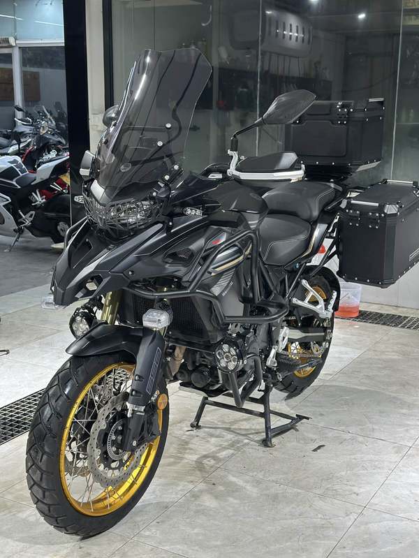 贝纳利 TRK552