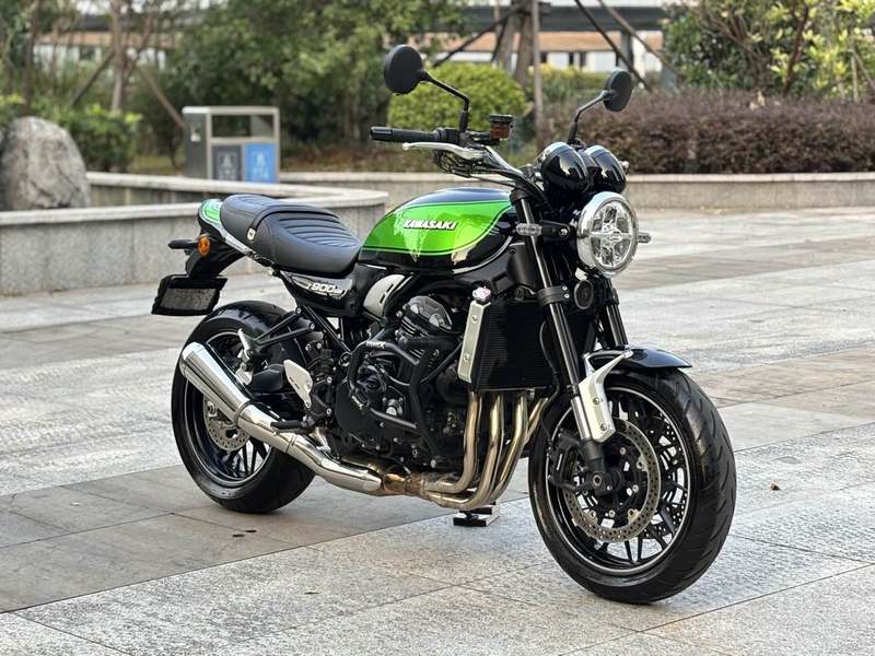 川崎 Z900RS