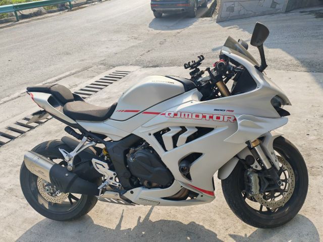 QJMOTOR 赛600