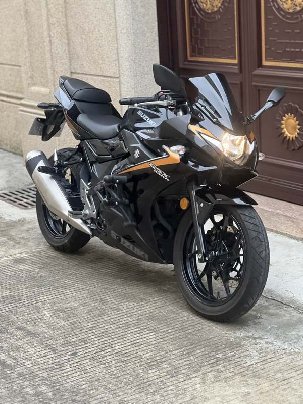 豪爵铃木 GSX250R