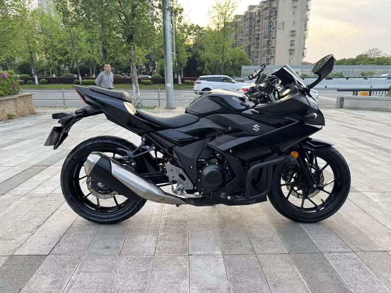 豪爵铃木 GSX250R