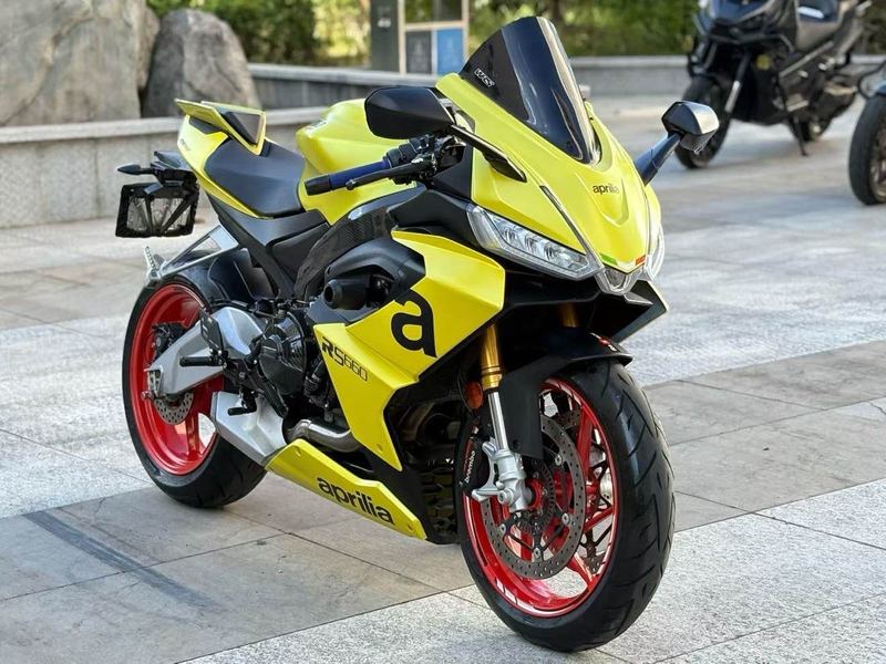 阿普利亚 RS 660 