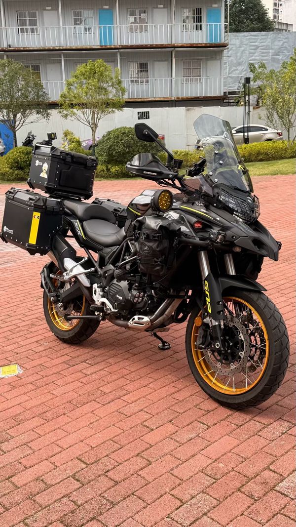 贝纳利 金鹏 TRK502