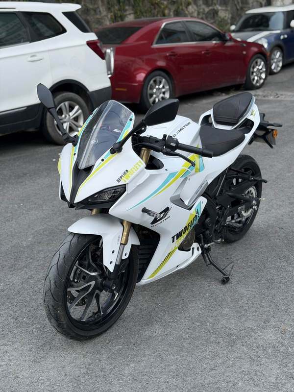 QJMOTOR 赛250