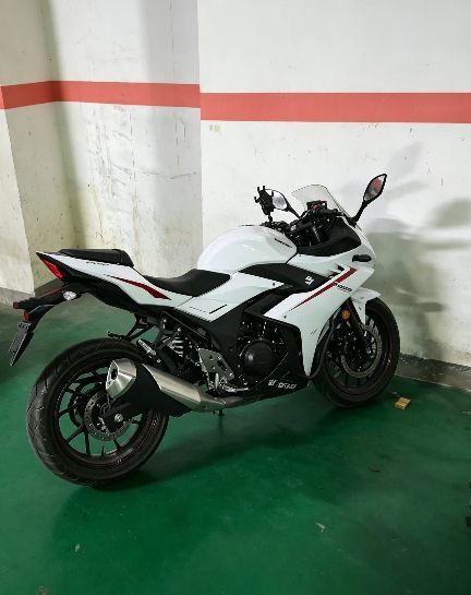 豪爵铃木 GSX250R