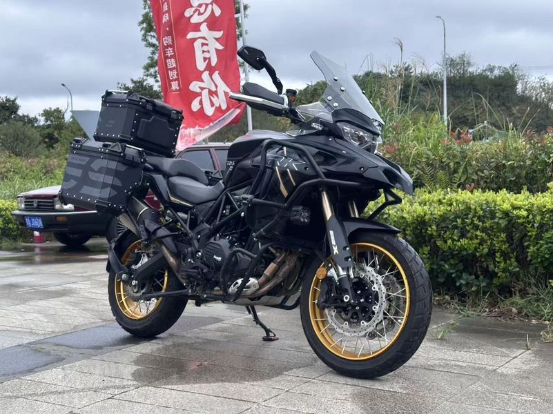 贝纳利 TRK552