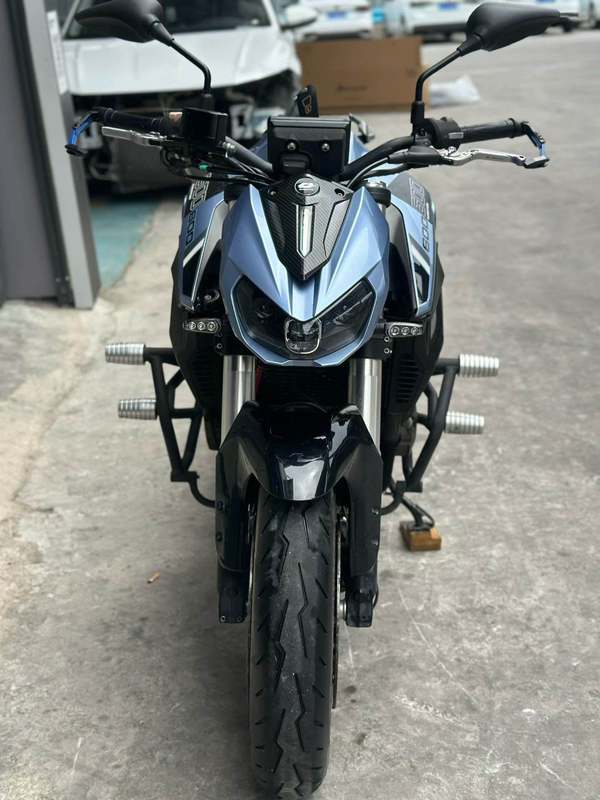 QJMOTOR 追600