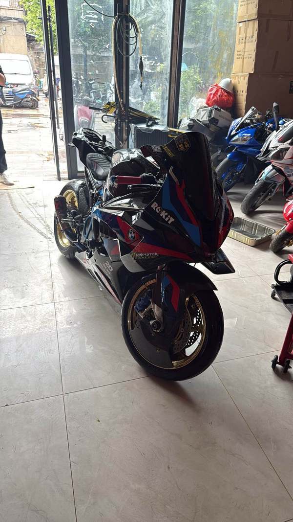宝马 S 1000 RR
