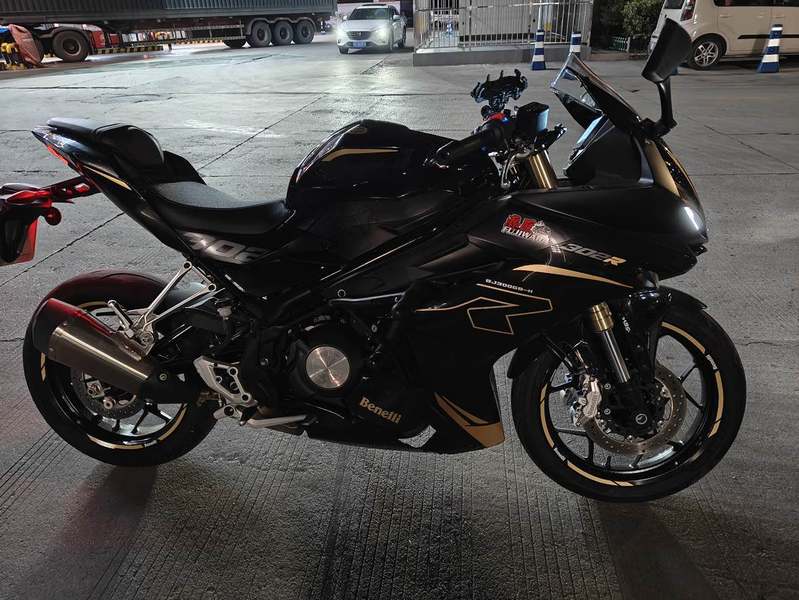 贝纳利 龙卷风 Tornado 302R