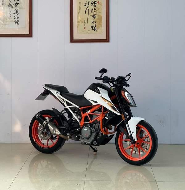 KTMR2R 390 Duke