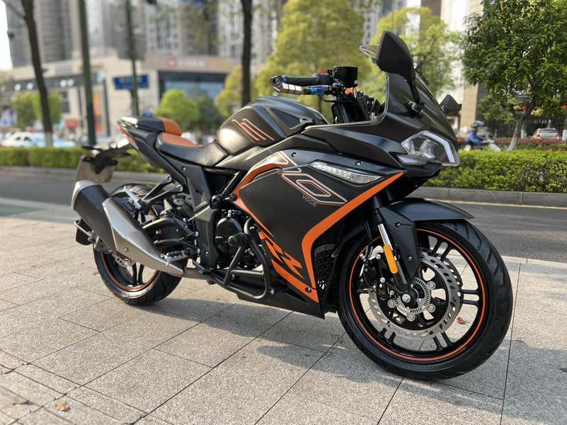 无极 300RR