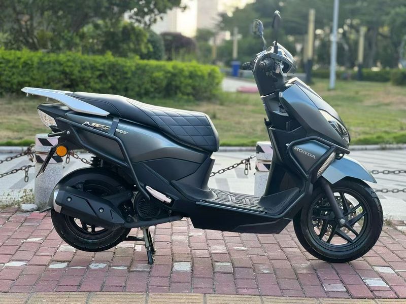 五羊本田 NPF125