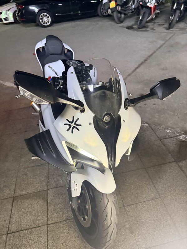 QJMOTOR 赛800