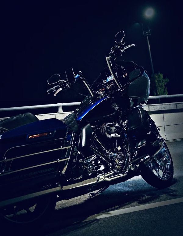 哈雷戴维森 公路滑翔 Road Glide