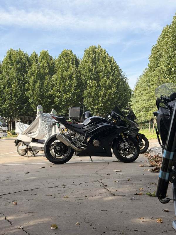 张雪机车 500RR