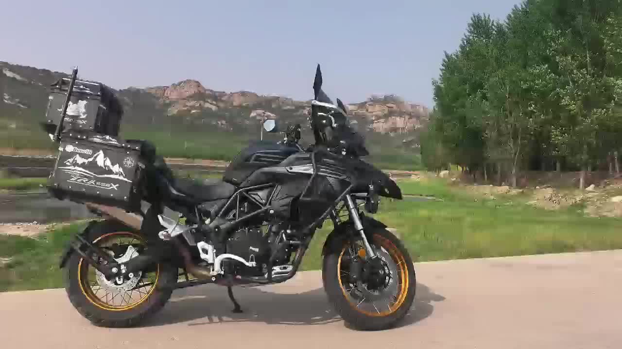 贝纳利 TRK552