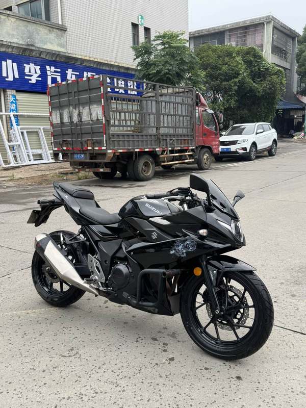 豪爵铃木 GSX250R