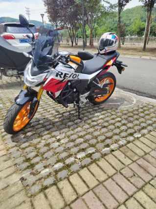 五羊本田 CB190R 暴锋眼