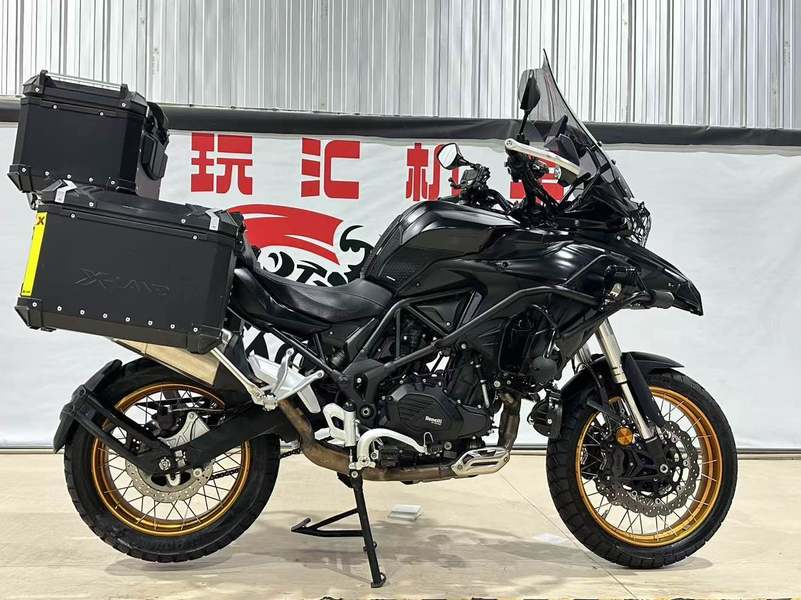 贝纳利 TRK552