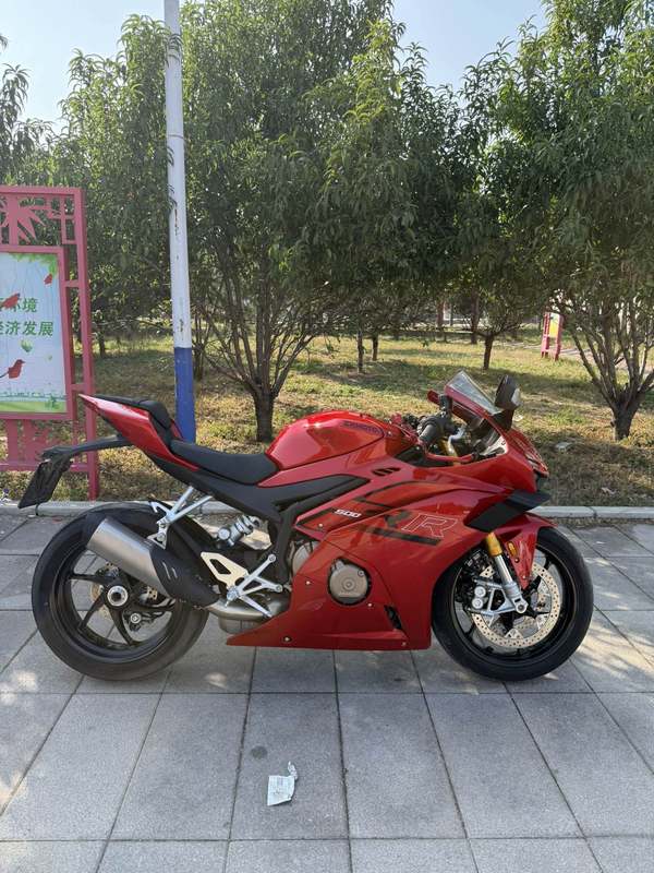 张雪机车 500RR