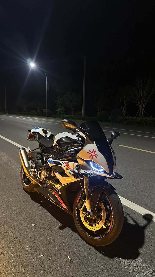 宝马 S 1000 RR