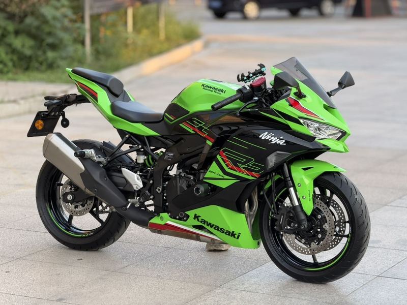 川崎 ZX-4R