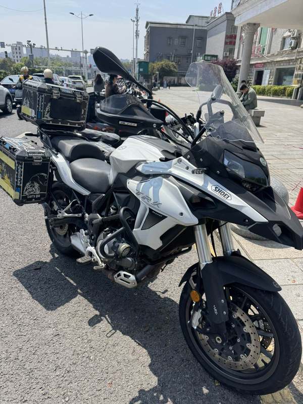 贝纳利 金鹏 TRK502