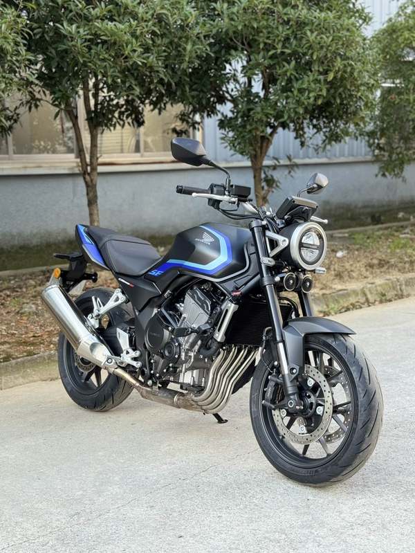 本田 CB500 Super Four
