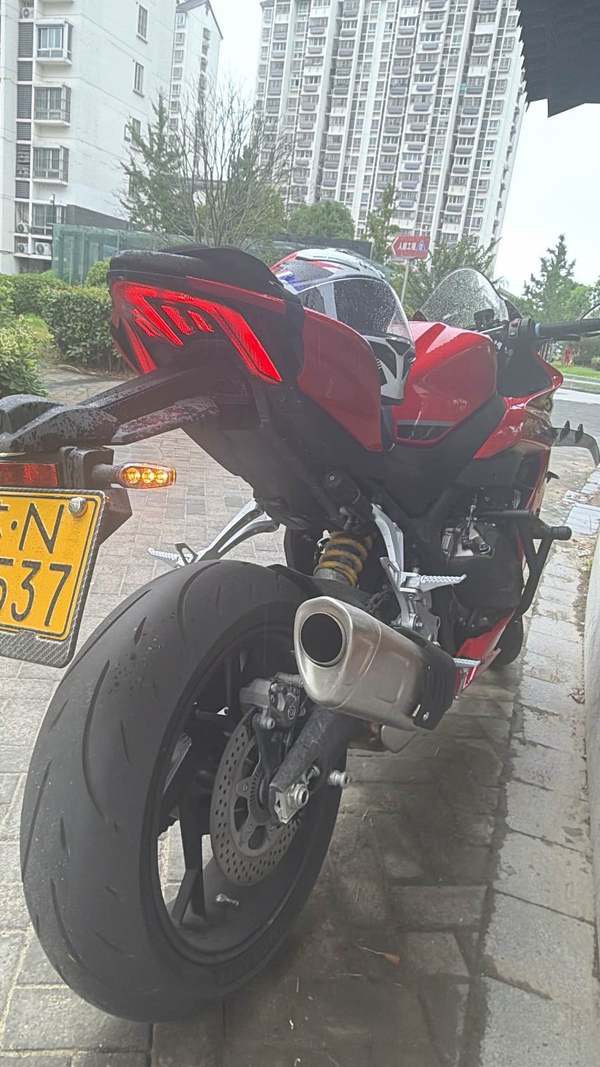 QJMOTOR 赛600