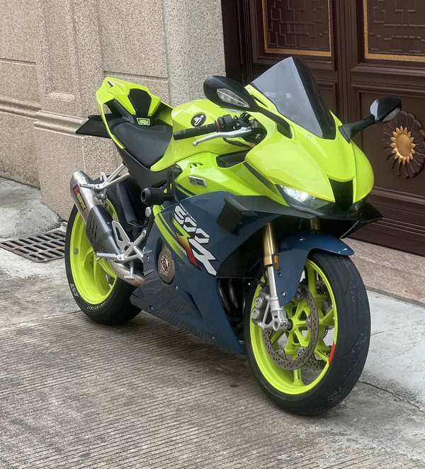 张雪机车 500RR